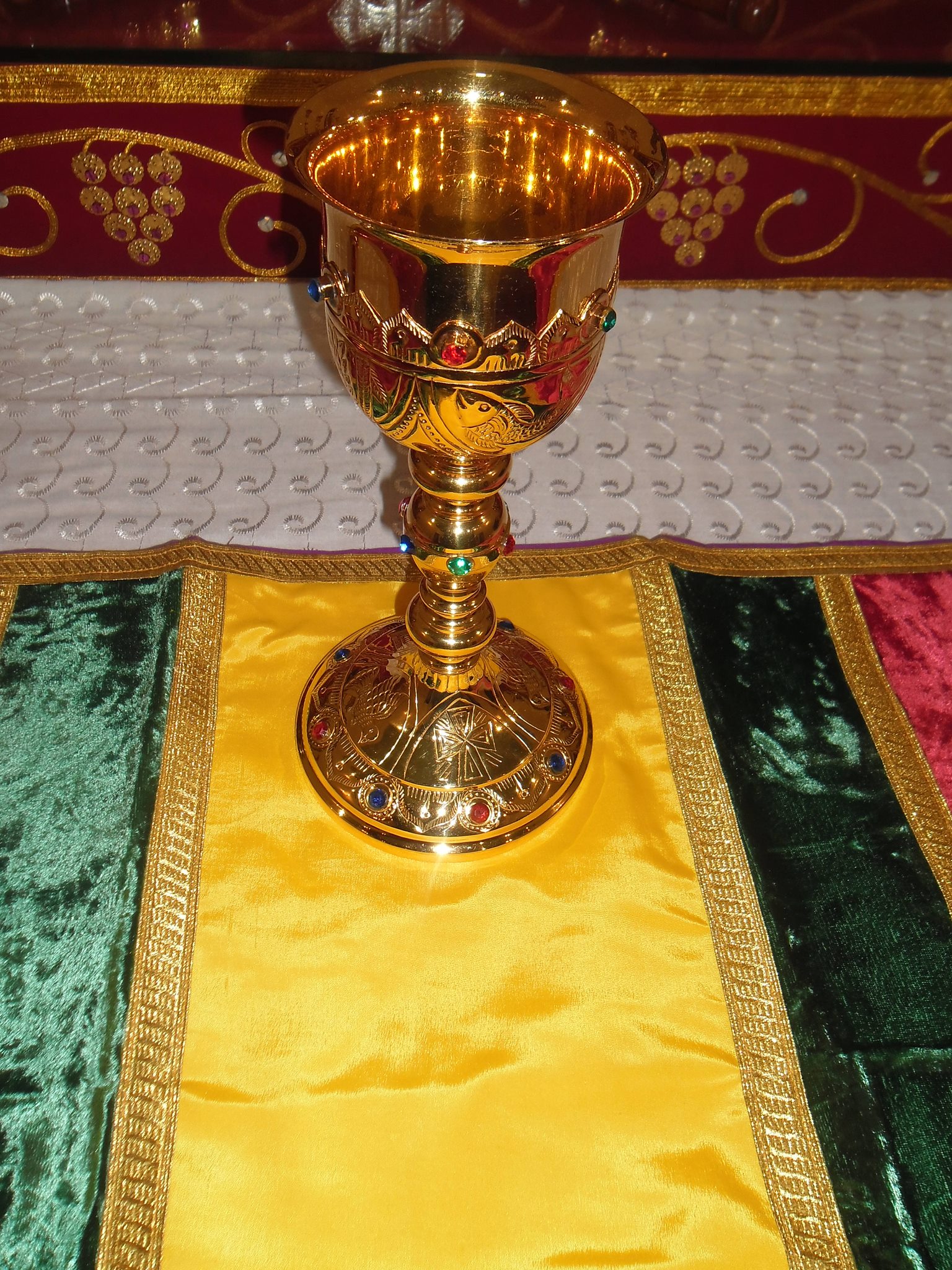 the-paten-peelasa-and-chalice-kasa-one-in-christ